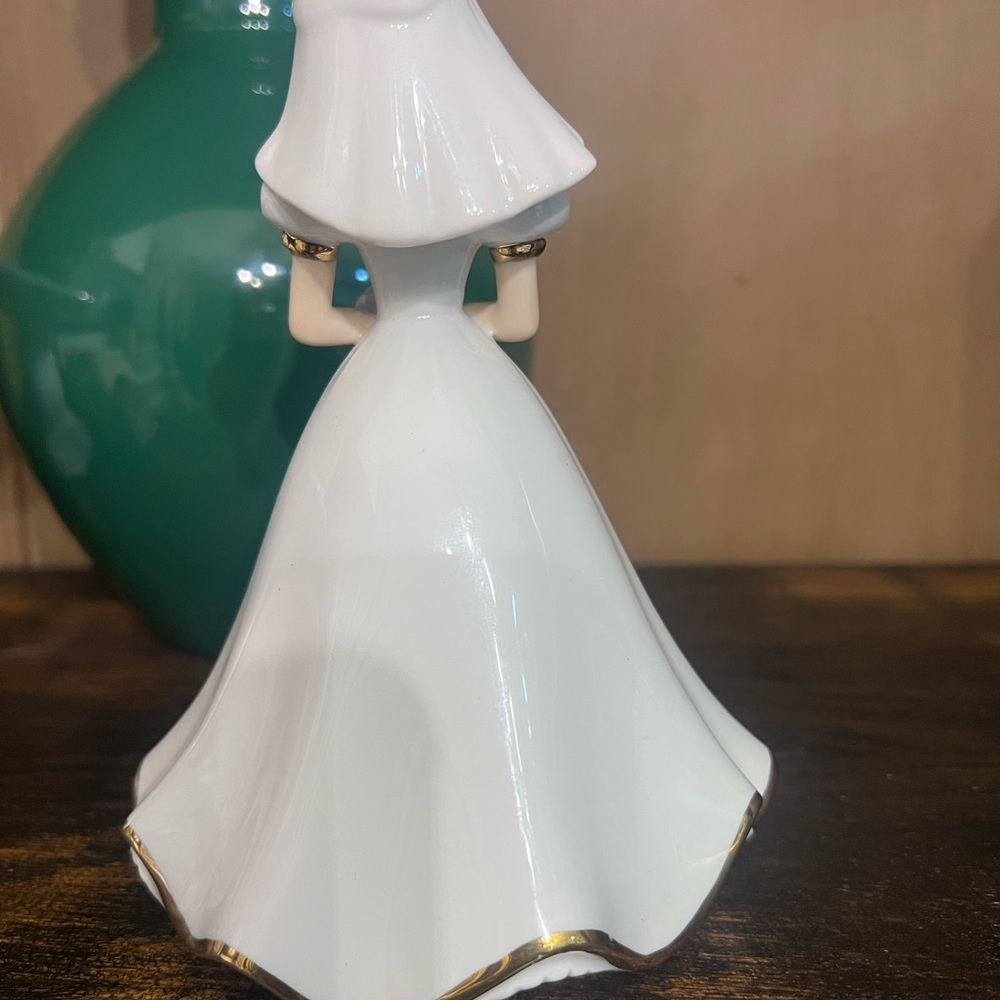 Disney Bradford Editions White Ceramic Ornament - Picture 2 of 3